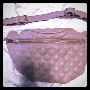 Quilted leather fanny bag with chain strap